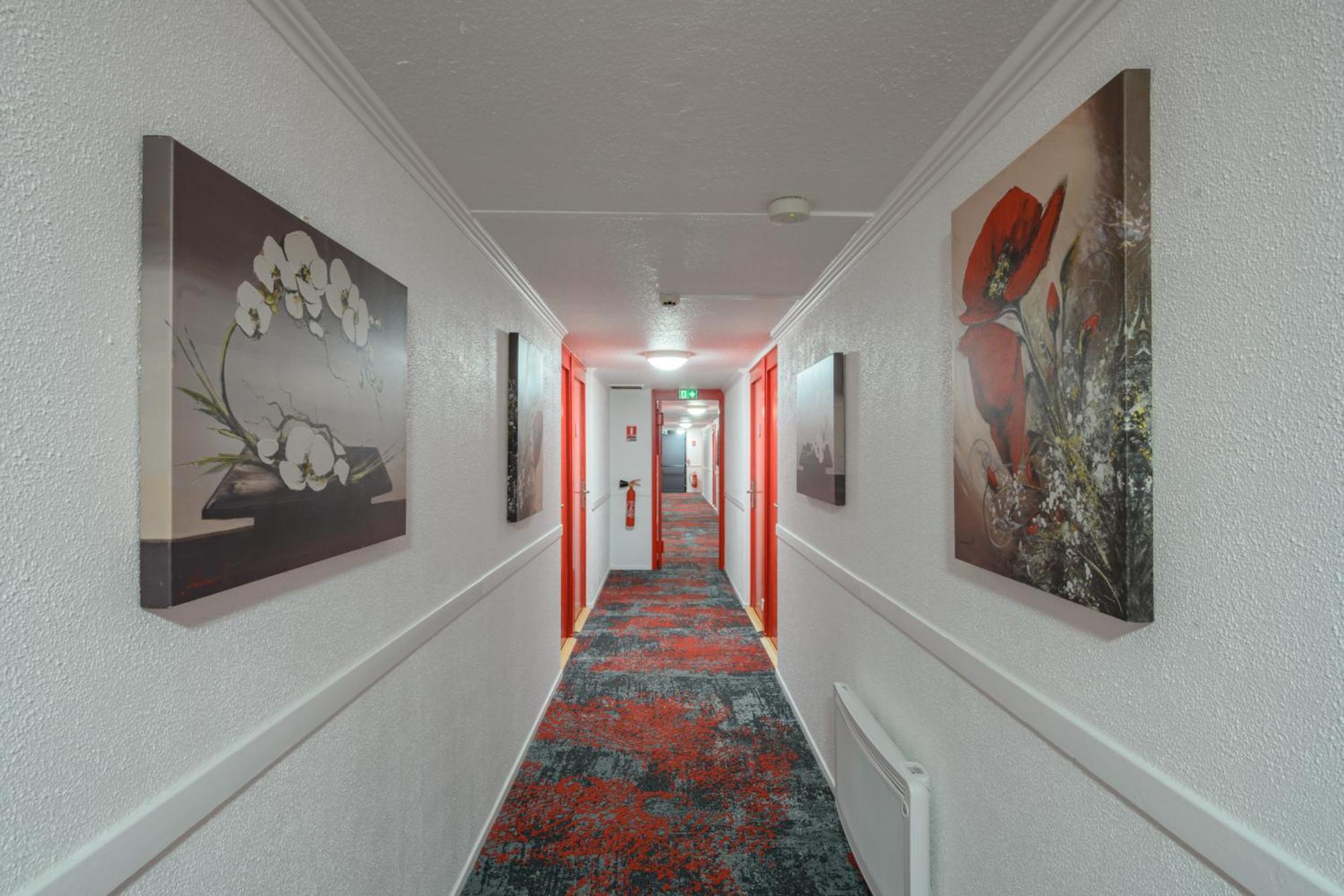 Brit Hotel Reims La Neuvillette Экстерьер фото