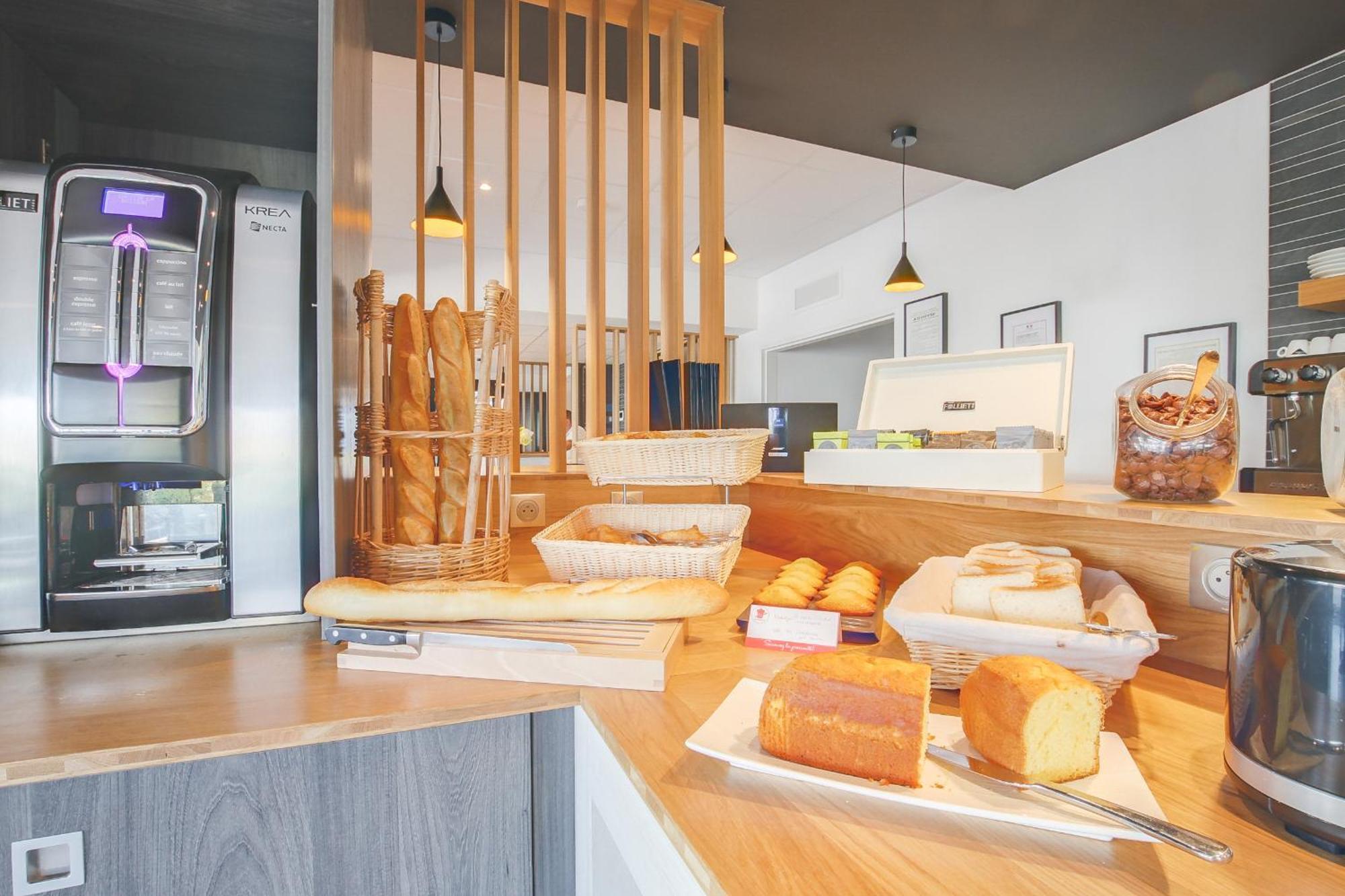 Brit Hotel Reims La Neuvillette Экстерьер фото