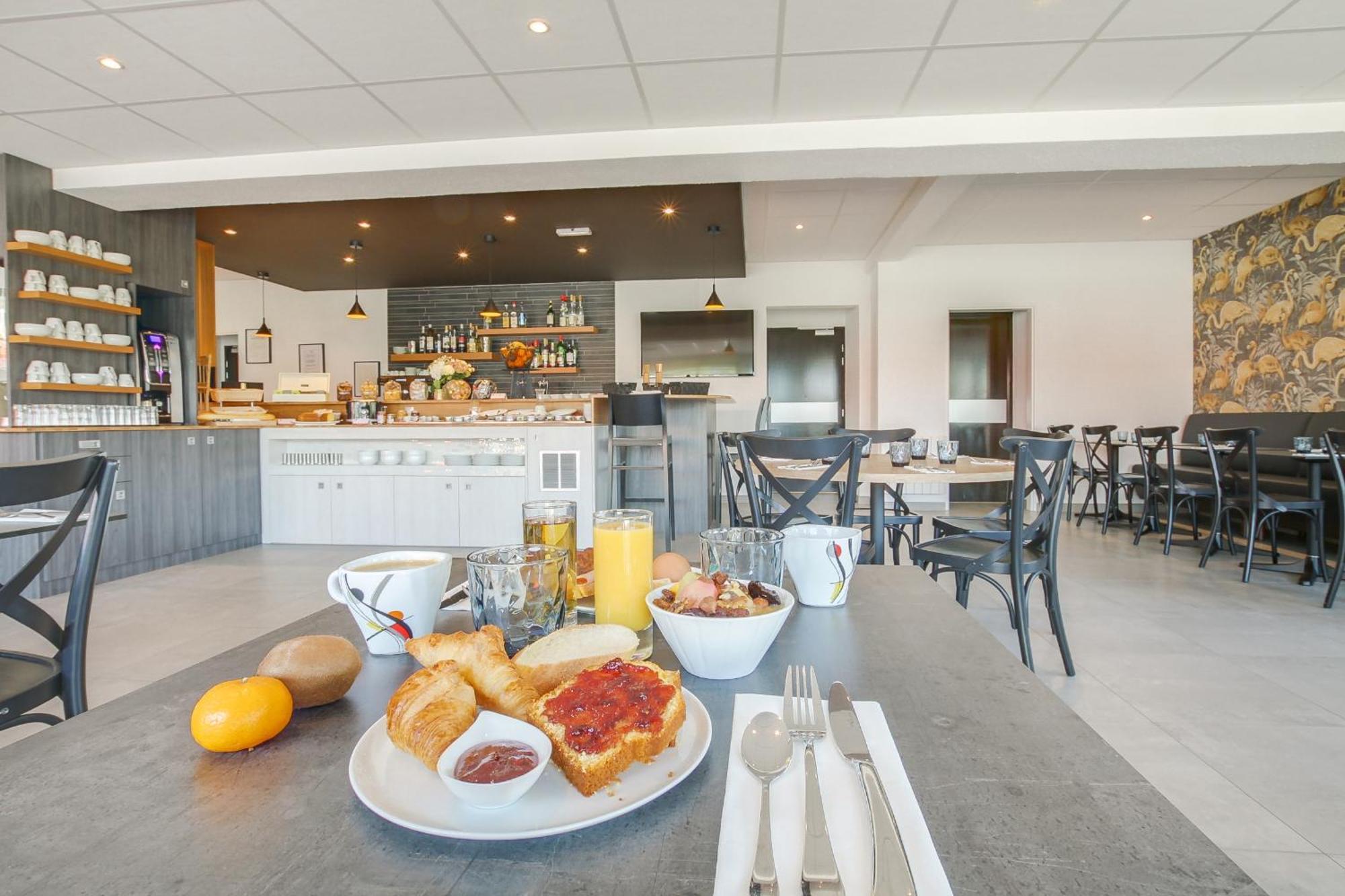 Brit Hotel Reims La Neuvillette Экстерьер фото