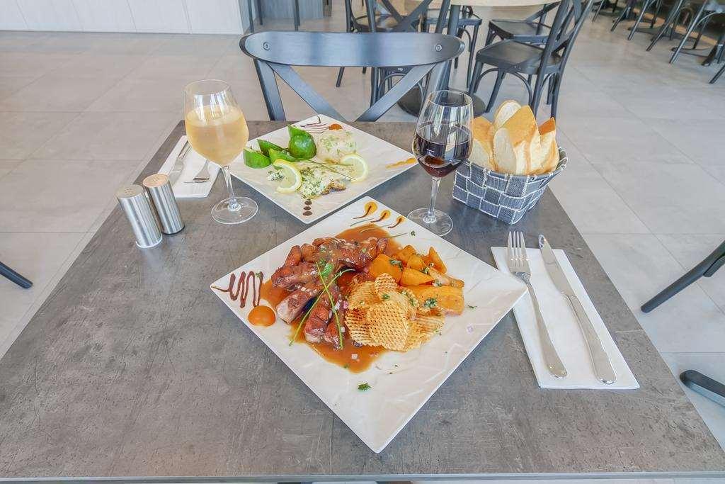 Brit Hotel Reims La Neuvillette Ресторан фото